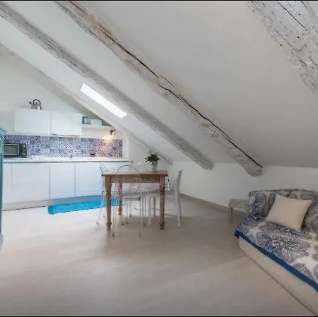 Conte Apartmán